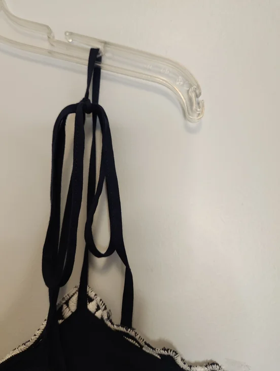 Savanna Jane Navy Floral Embroidered Tie-Strap Tank Top Size Medium NWT - Picture 8 of 11